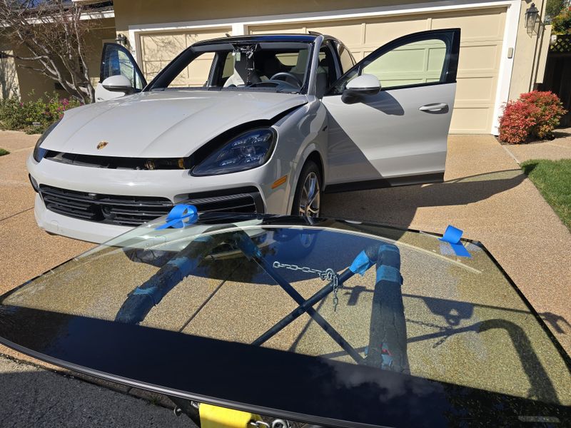 Porsche Cayenne windshield replacement — mobile auto glass